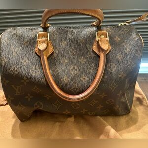 Authentic Vintage Louis Vuitton Speedy 30 Bag.  EUC.  Kept in dust bag.